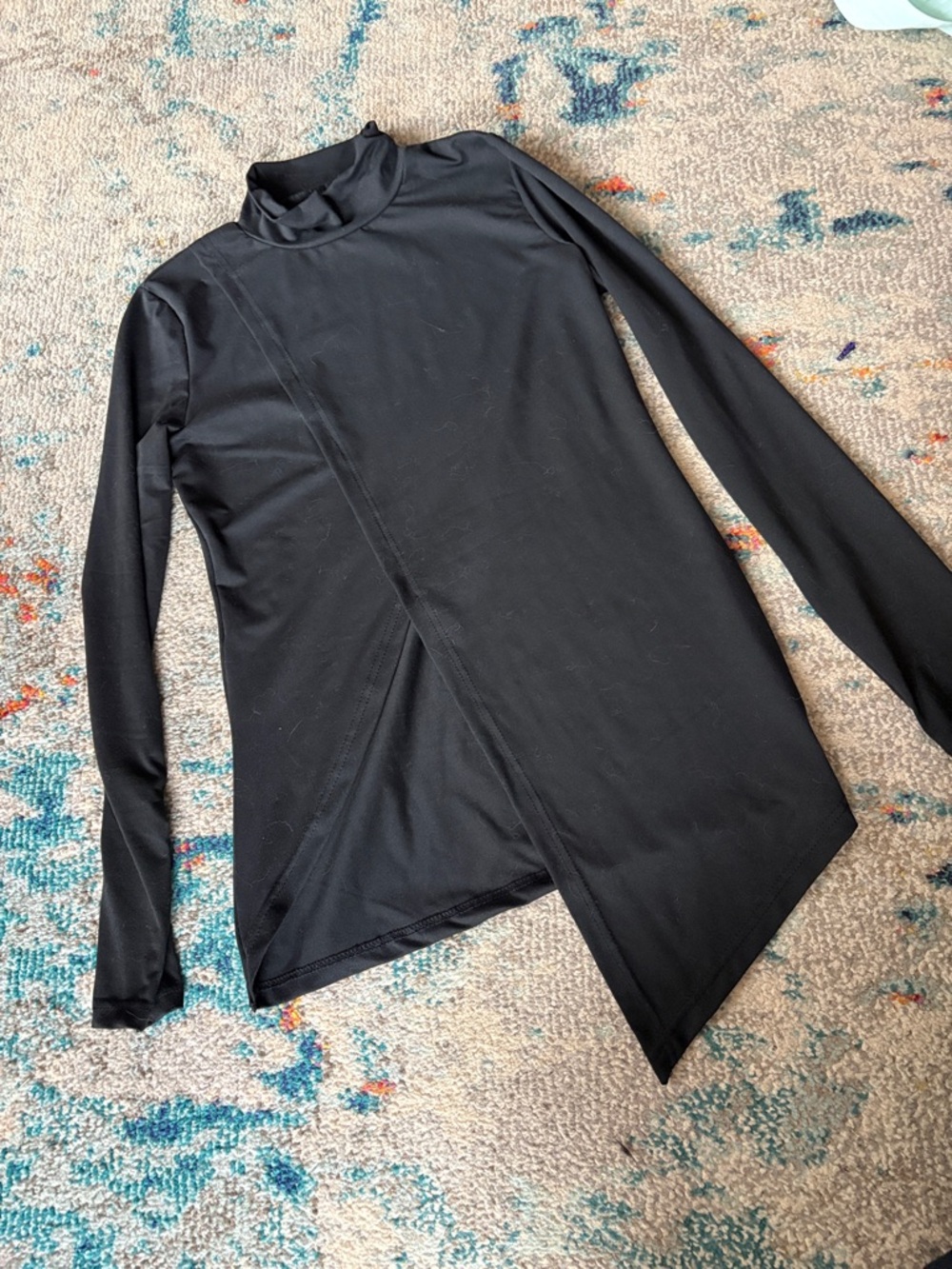 Source Unknown Black Asymmetrical Long Sleeve Top